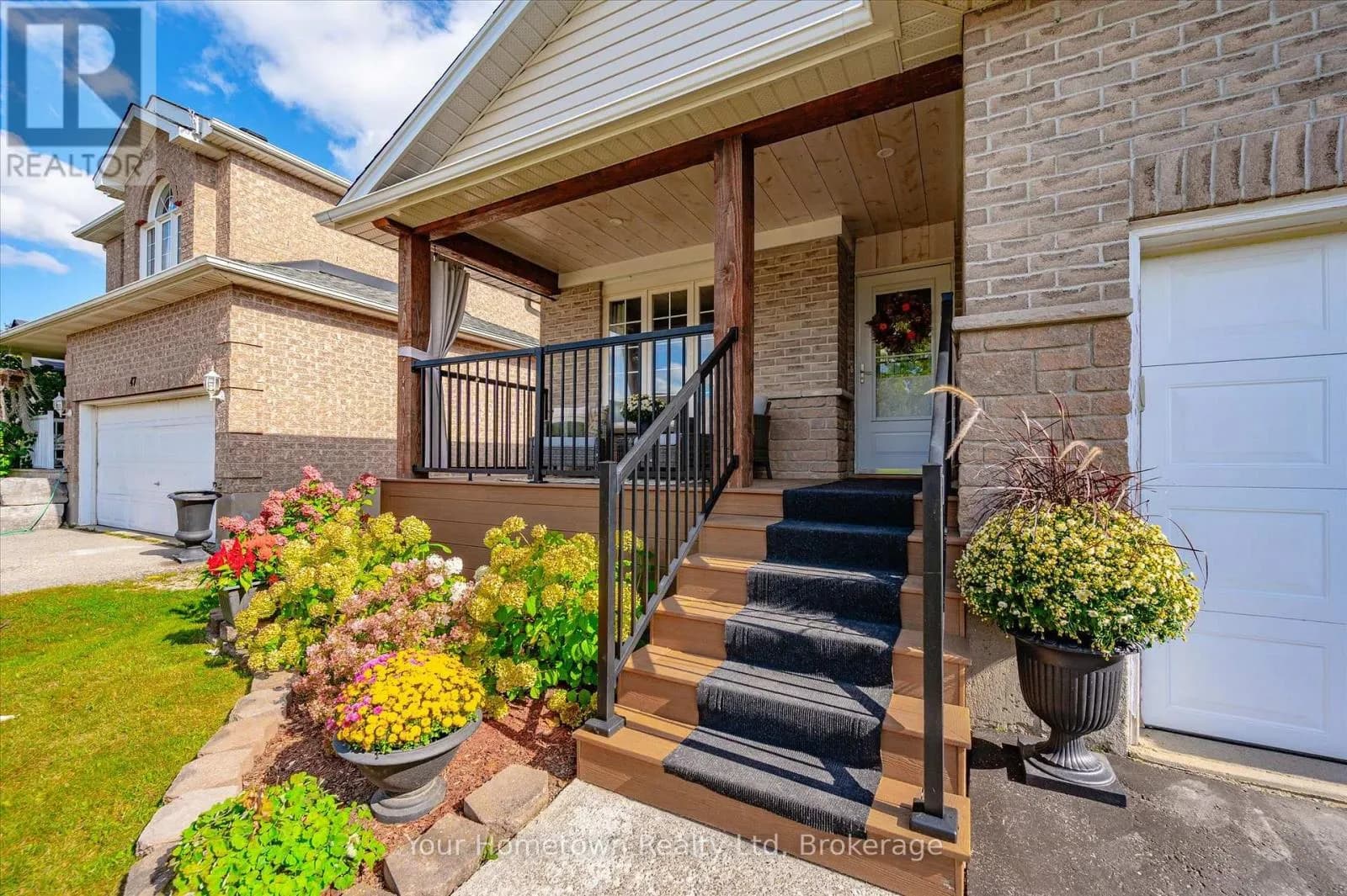 45 PEGLAR CRESCENT — photo 4 of 42