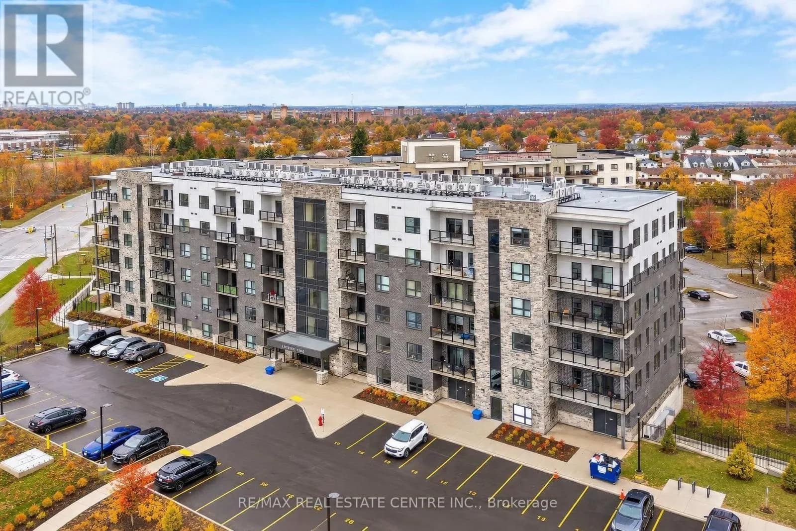 106 - 1000 LACKNER PLACE — photo 4 of 27