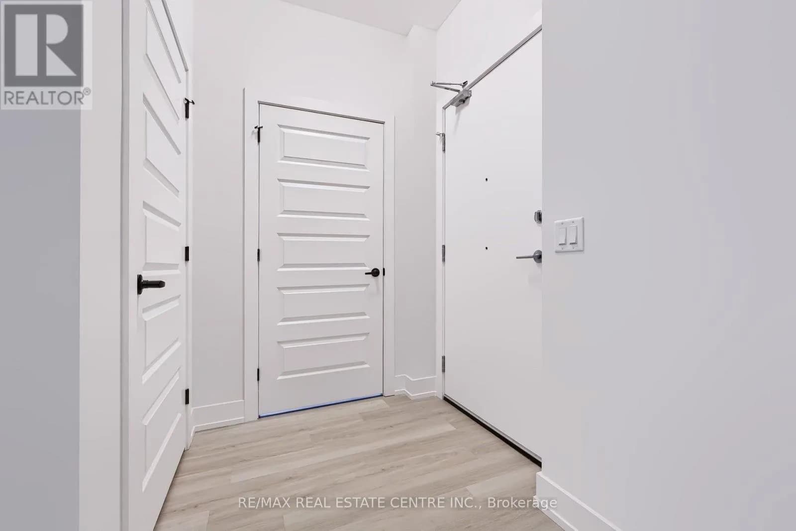 124 - 1100 LACKNER PLACE — photo 4 of 24