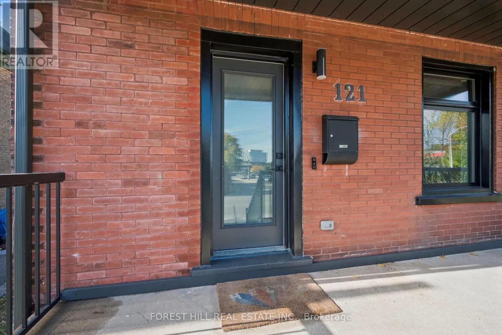 121 PARK STREET — photo 3 of 40