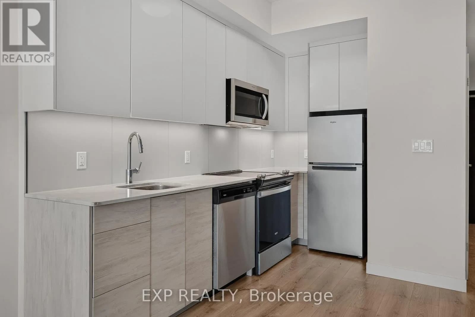 611 - 60 FREDERICK STREET — photo 3 of 20