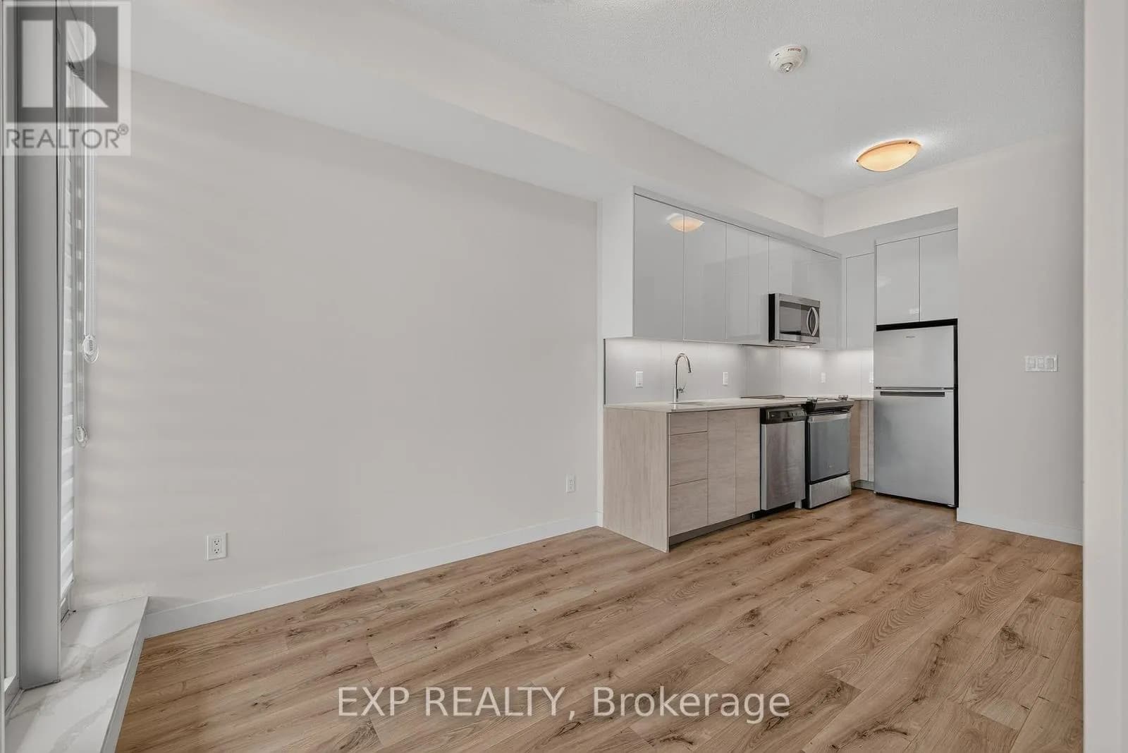 611 - 60 FREDERICK STREET — photo 4 of 20