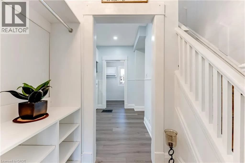 116 VICTORIA Avenue — photo 4 of 47