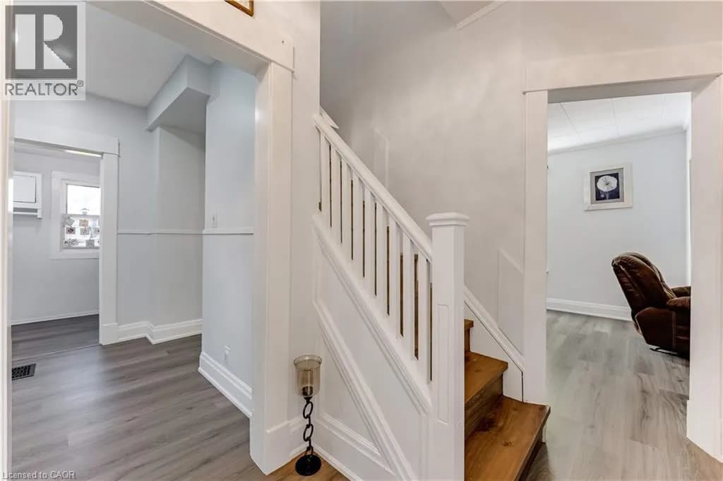 116 VICTORIA Avenue — photo 5 of 47