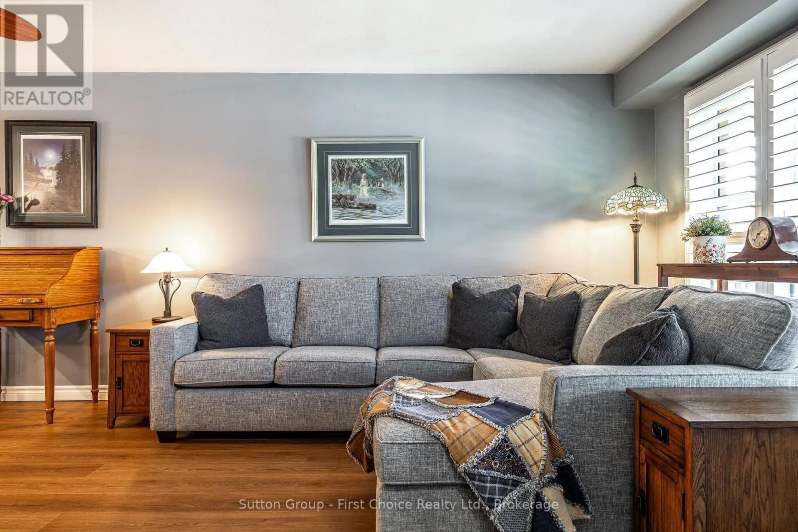 97 GRAHAM CRESCENT — photo 4 of 32