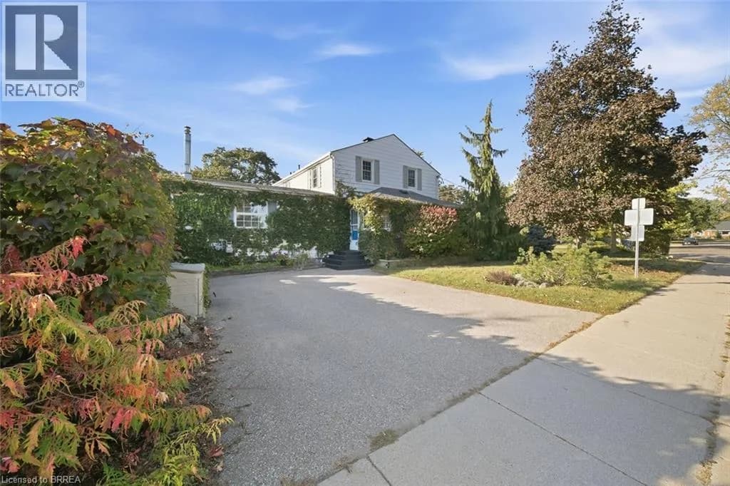 144 ST GEORGE Street — photo 3 of 49