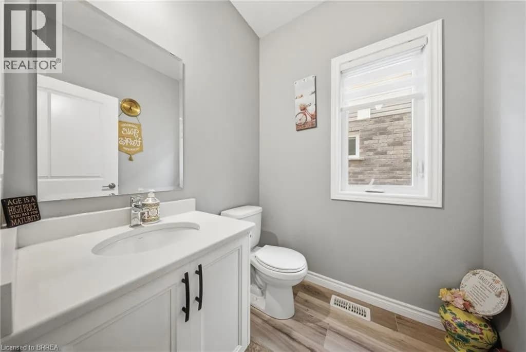 112 HONEY Street — photo 4 of 29