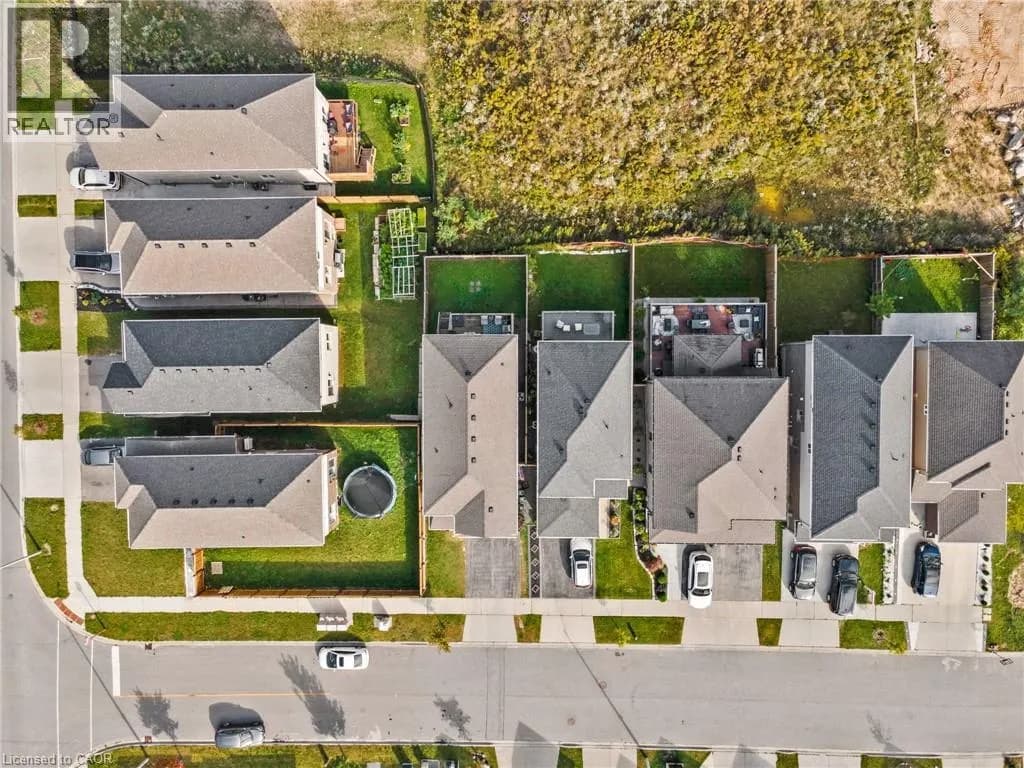 63 SPARROW Avenue — photo 4 of 32