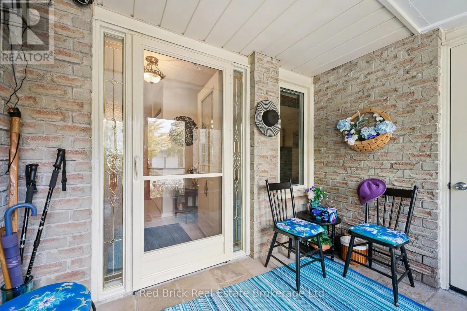 744 WOODHILL DRIVE — photo 5 of 40