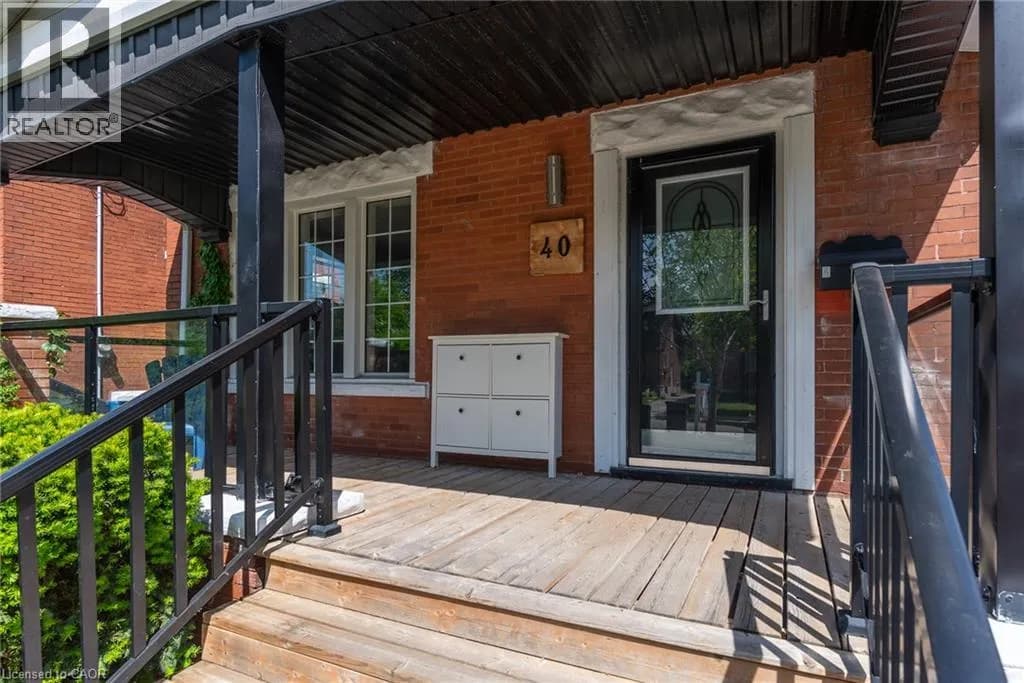 40 WOODLAND Avenue — photo 3 of 49