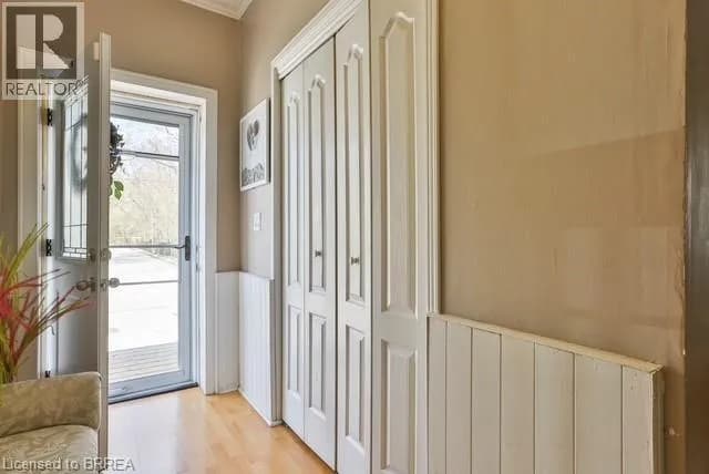 42 SPRING Street — photo 4 of 28
