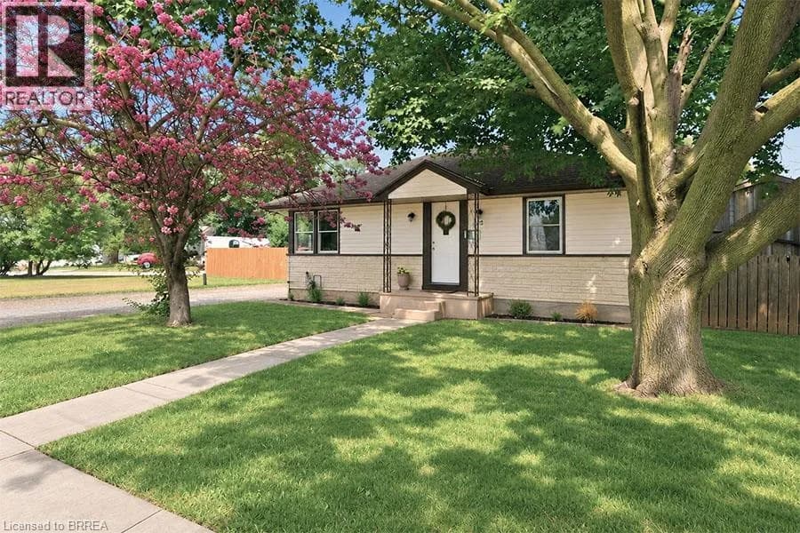 27 FRANK Street — photo 1 of 25