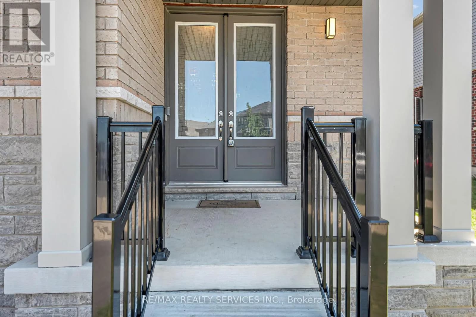 13 STEADMAN STREET — photo 4 of 49