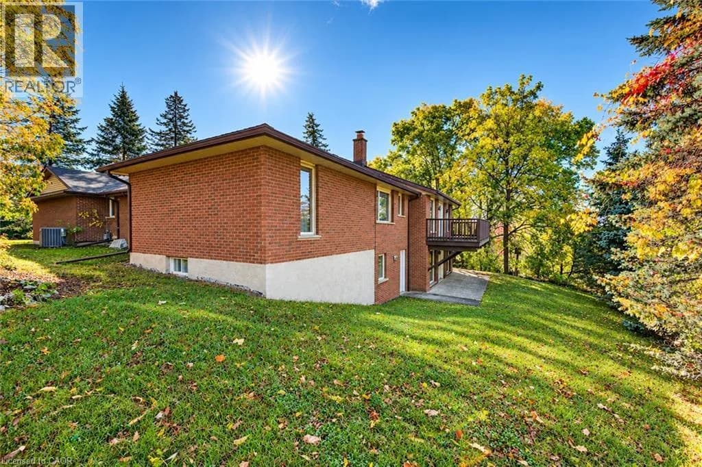 44 GREENSVIEW Drive — photo 3 of 48