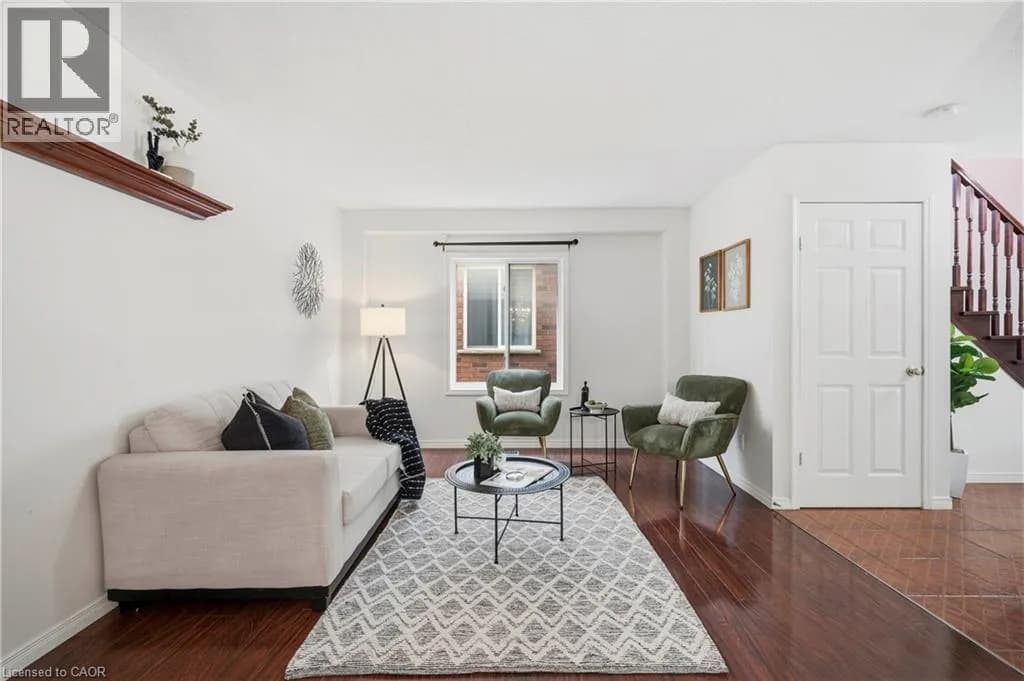 324 BEAUMONT Crescent — photo 4 of 48