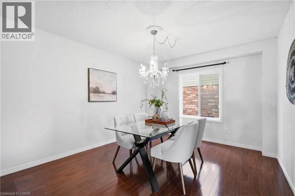 324 BEAUMONT Crescent — photo 5 of 48