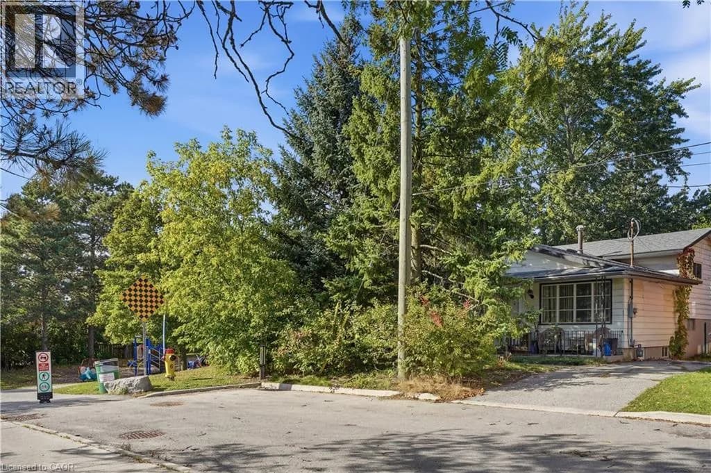 12 HILL Street — photo 3 of 23