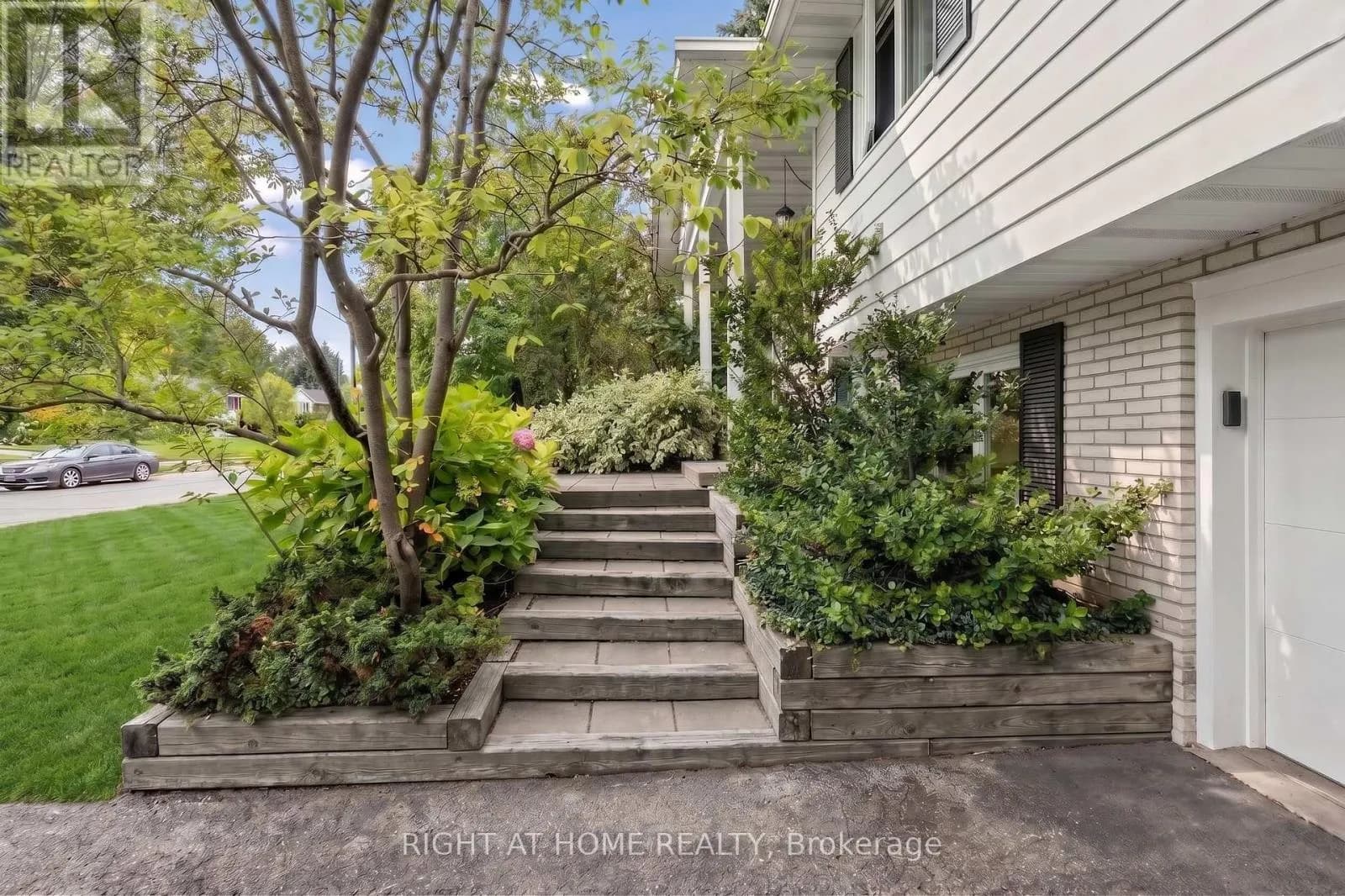 159 MEAFORD DRIVE — photo 5 of 49