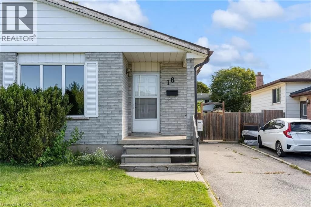 16 CRYSTAL Court — photo 2 of 30