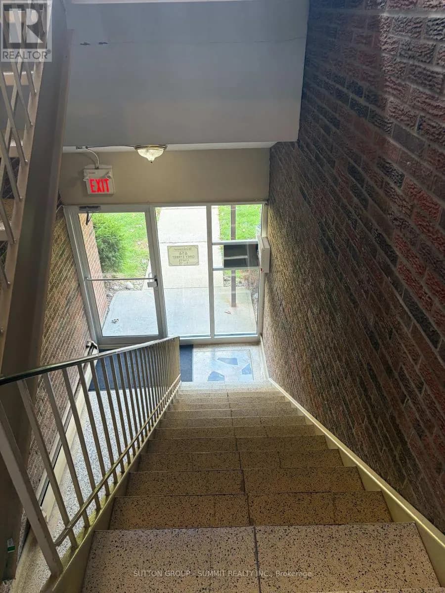 5 - 616 GREY STREET — photo 2 of 12