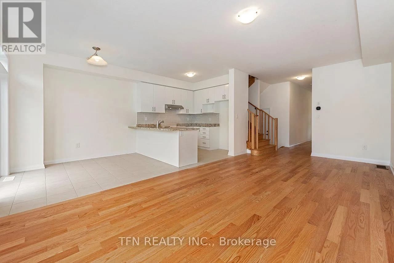 389 STARLIGHT AVENUE — photo 5 of 10
