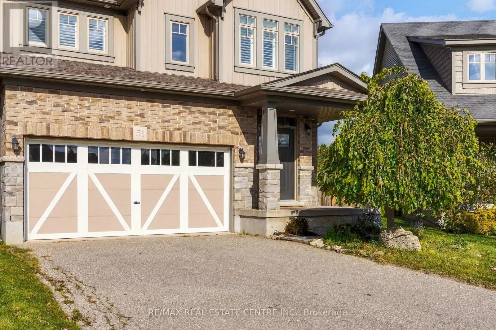 51 LAVERTY CRESCENT — photo 3 of 48