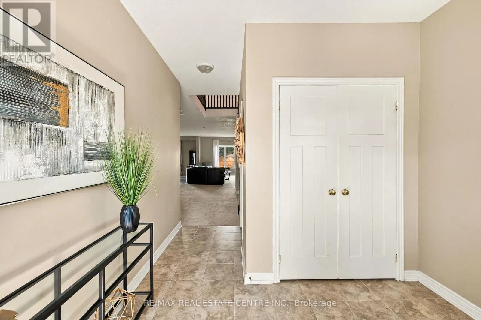 51 LAVERTY CRESCENT — photo 4 of 48