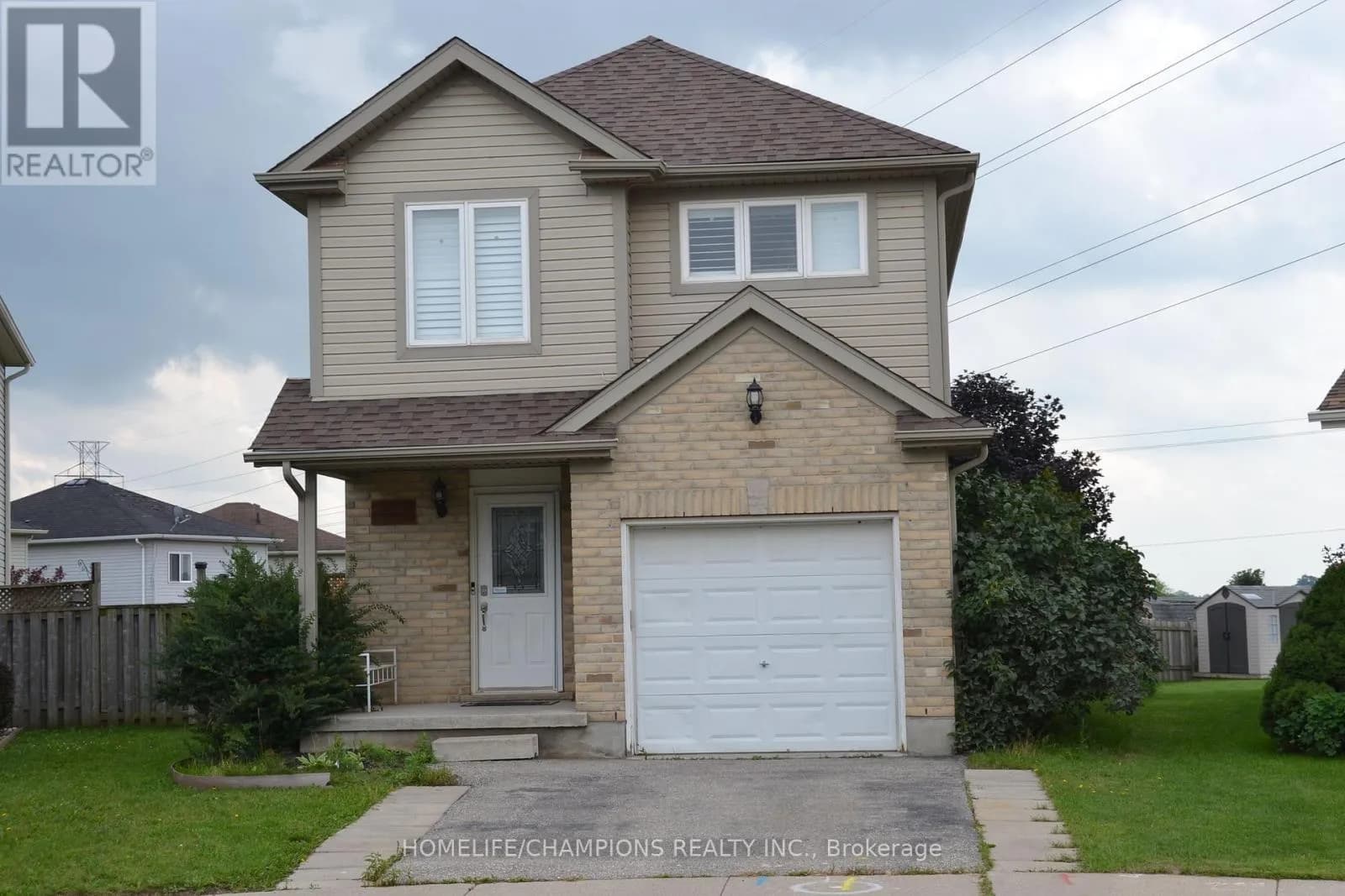 132 HENHOEFFER CRESCENT — photo 1 of 33