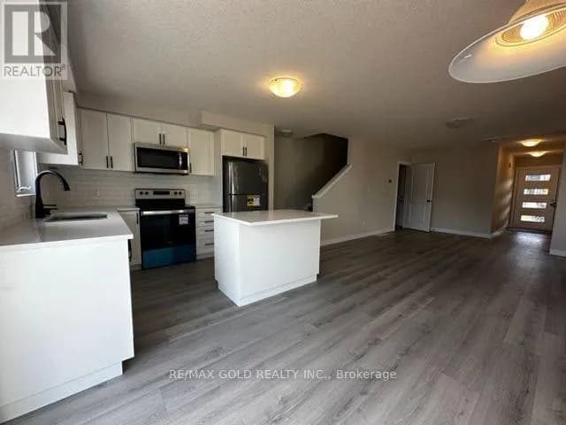 17 WILKINSON AVENUE — photo 2 of 12