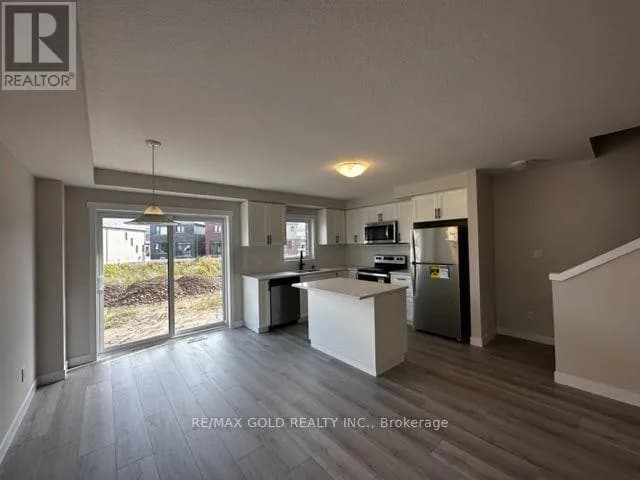 17 WILKINSON AVENUE — photo 4 of 12