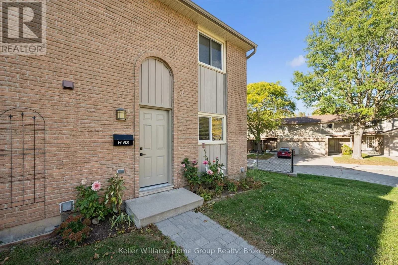 H53 - 223 PIONEER DRIVE W — photo 4 of 41