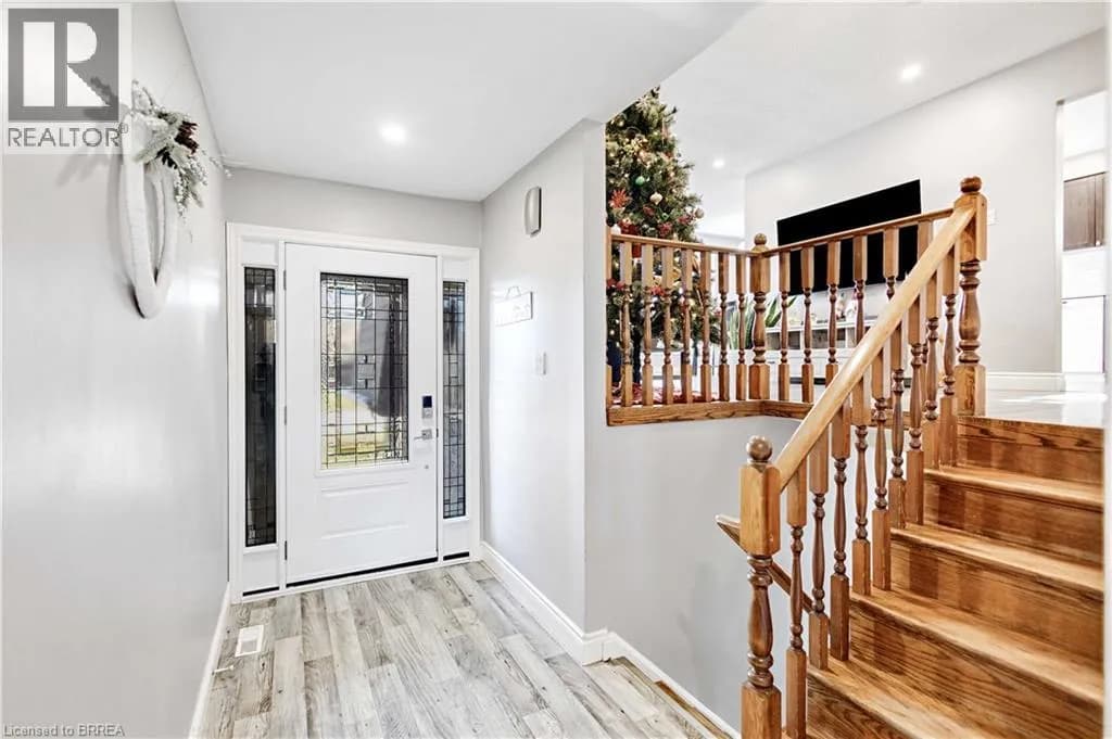 36 VALERIE Court — photo 2 of 42