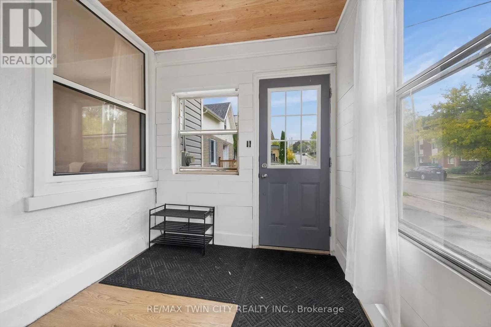 29 VICTORIA AVENUE — photo 4 of 40