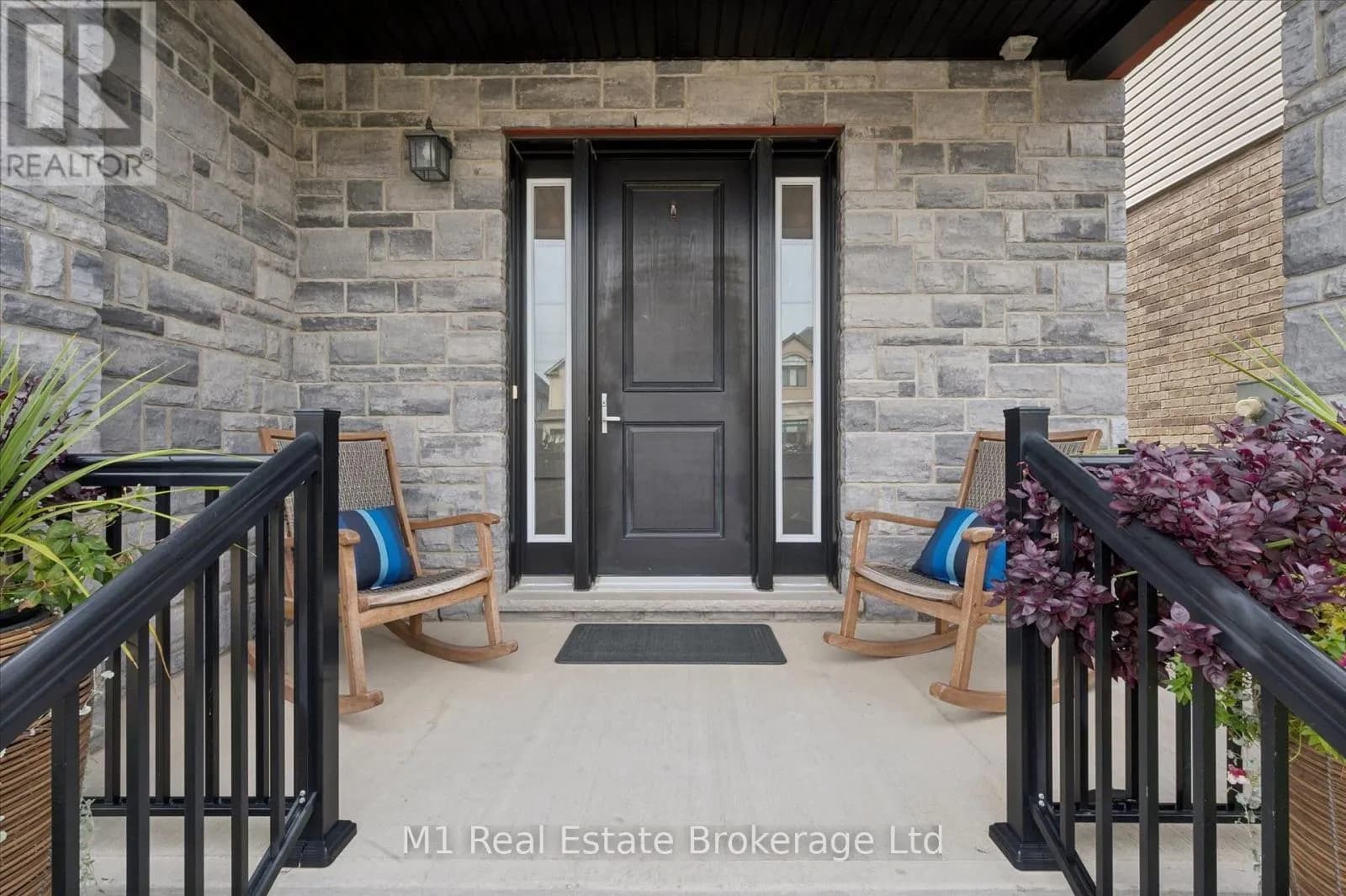 545 BRIDGEMILL CRESCENT — photo 3 of 42