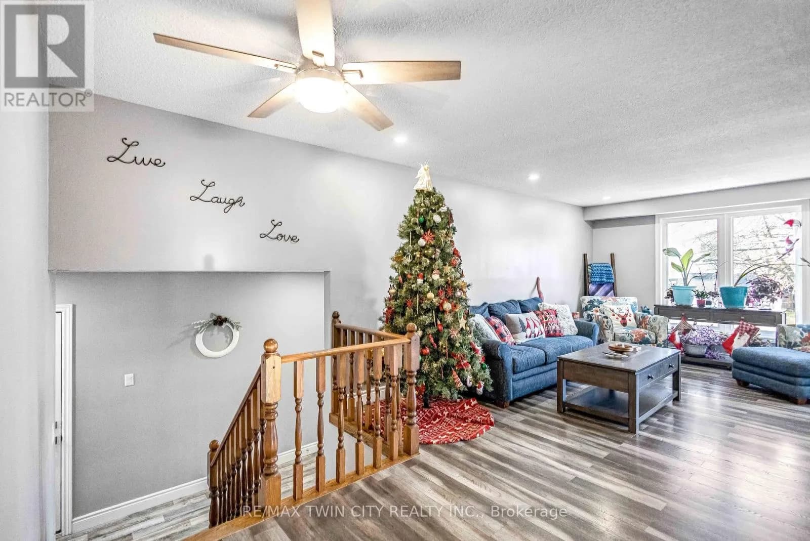 36 VALERIE COURT — photo 3 of 40
