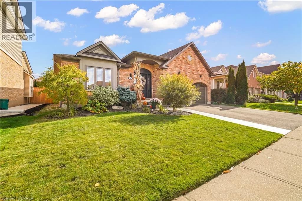 42 EDITH MONTURE Avenue — photo 3 of 50
