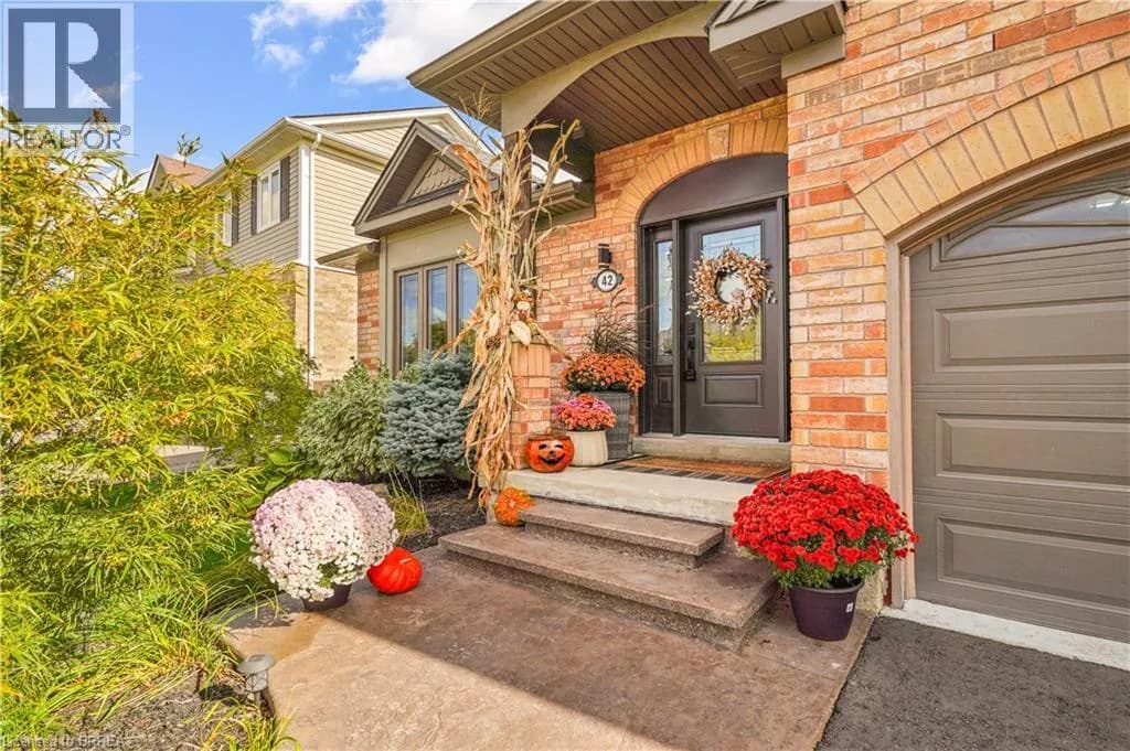 42 EDITH MONTURE Avenue — photo 4 of 50