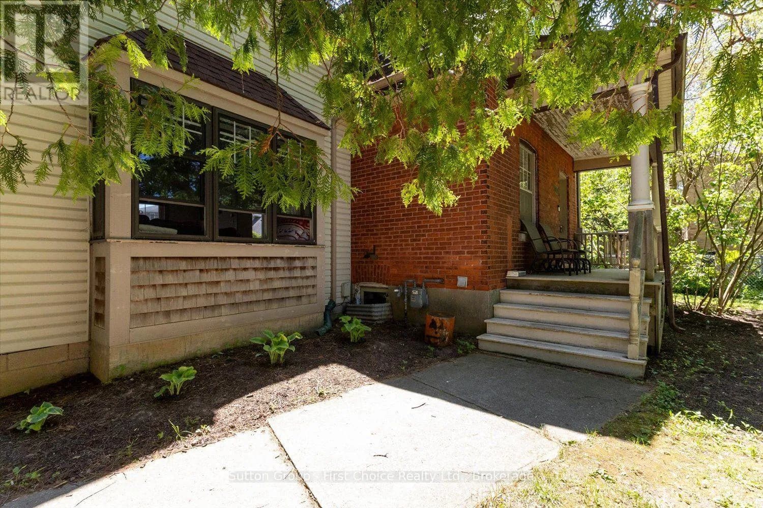 409 MORNINGTON STREET — photo 4 of 50