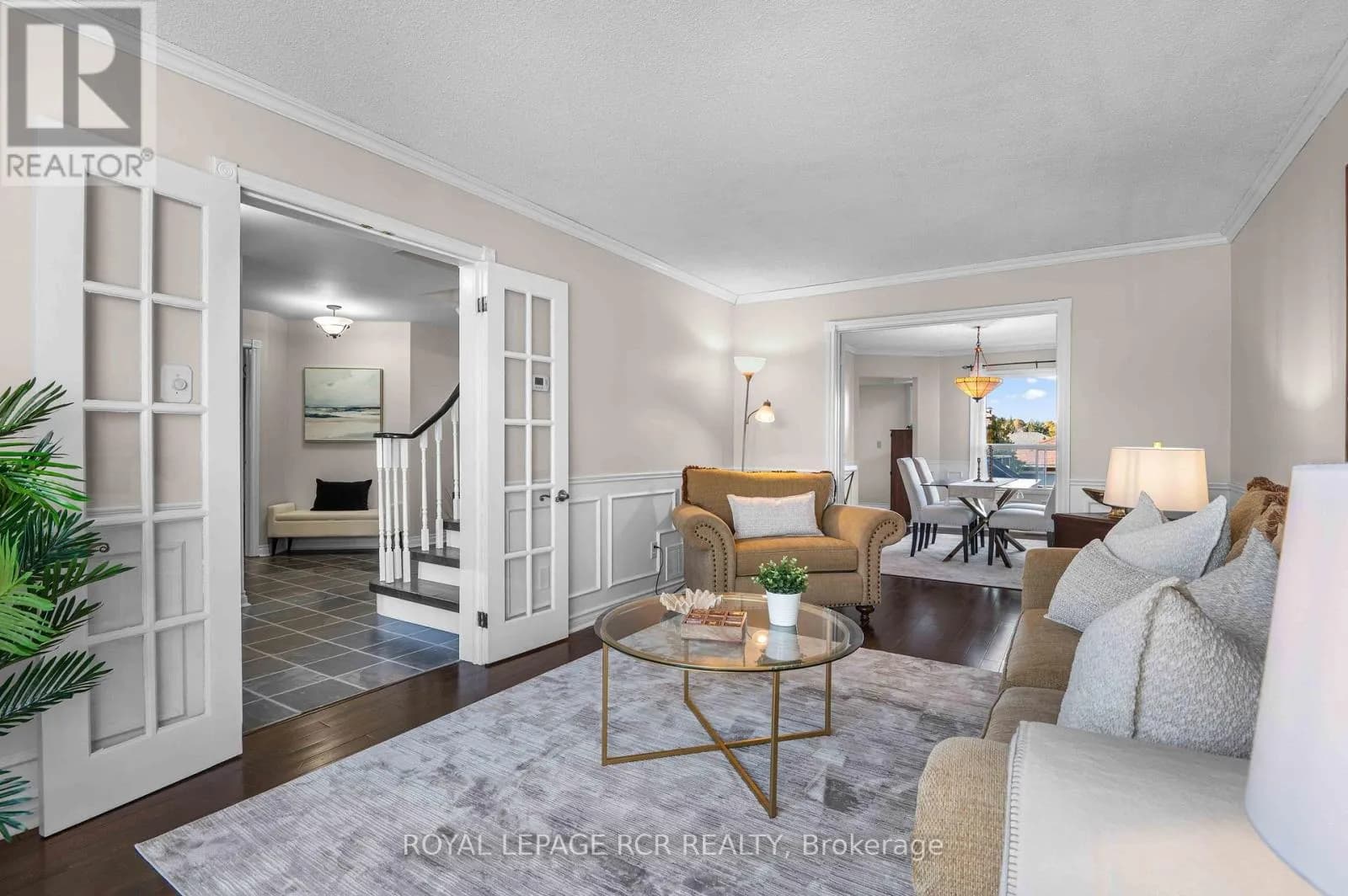 220 EDENWOOD CRESCENT — photo 3 of 50