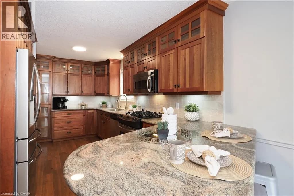 350 DOON VALLEY Drive Unit# 6D — photo 4 of 33