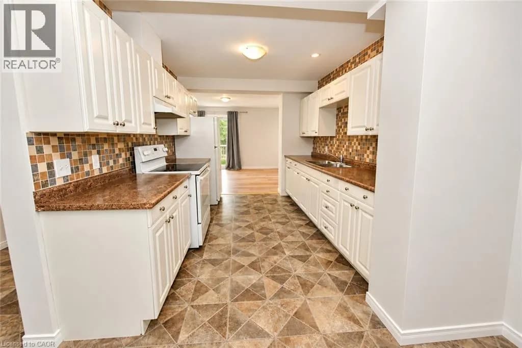 23 HOWE Drive Unit# 8 — photo 4 of 14