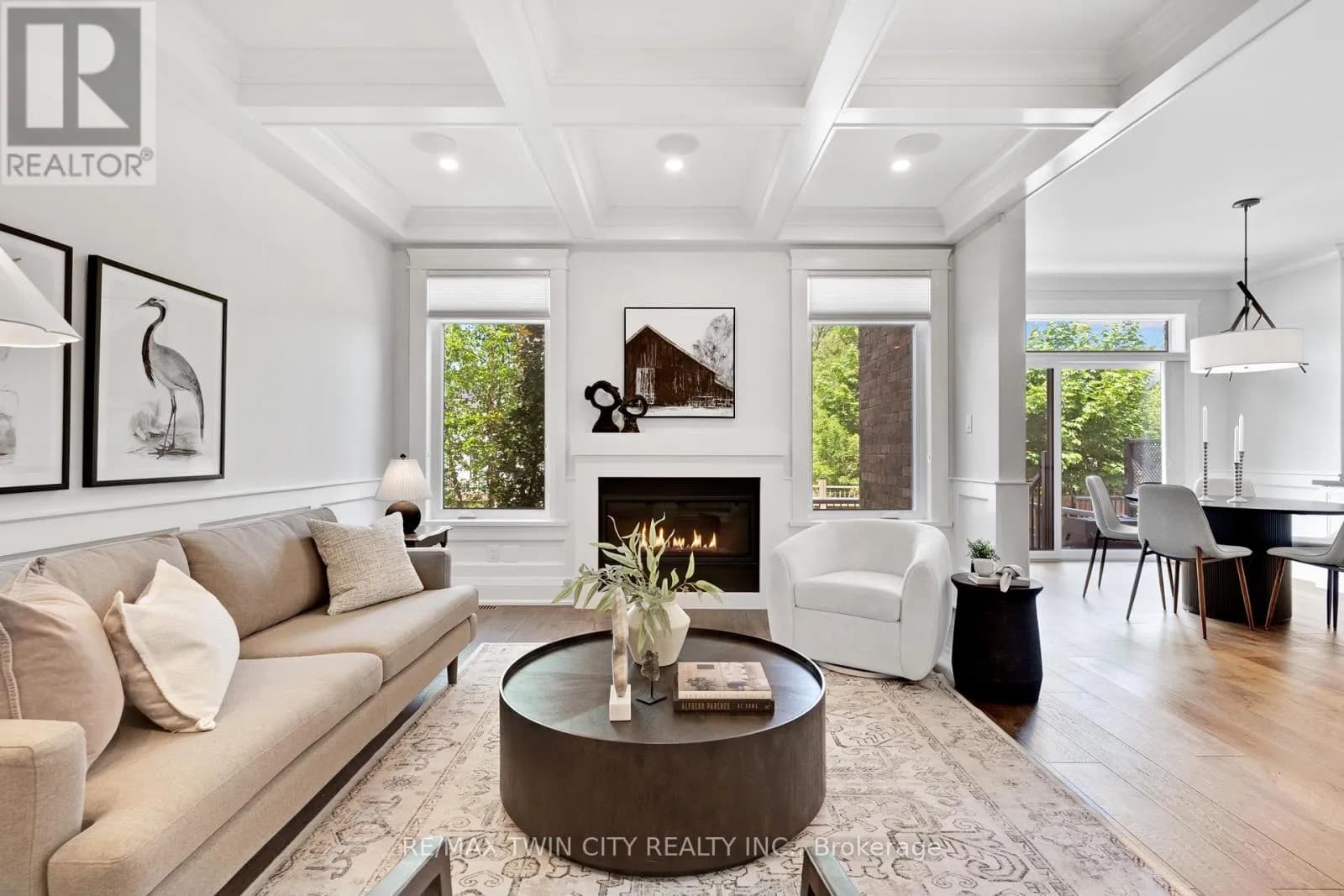 12 GEORGE STREET — photo 1 of 33