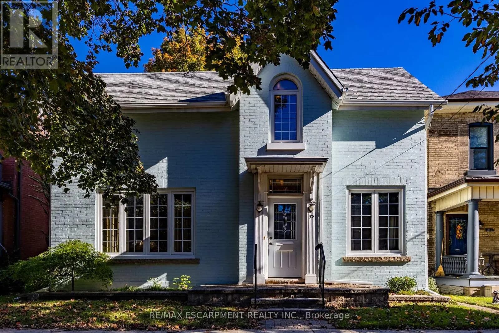 33 PALMERSTON AVENUE — photo 1 of 37