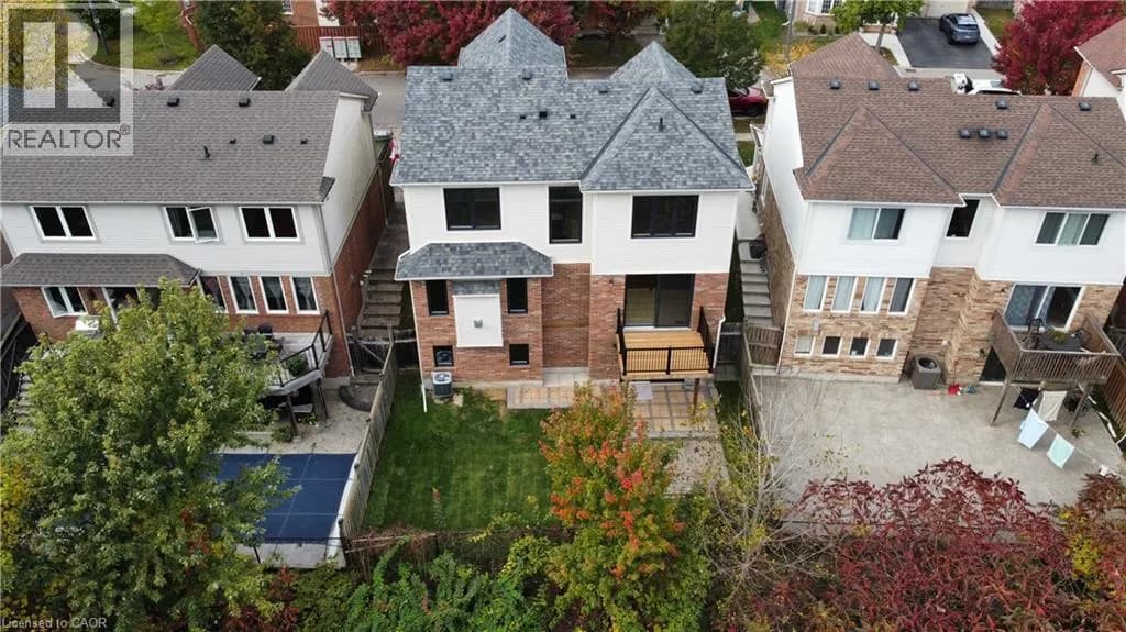 83 GLAZEBROOK Crescent — photo 4 of 40