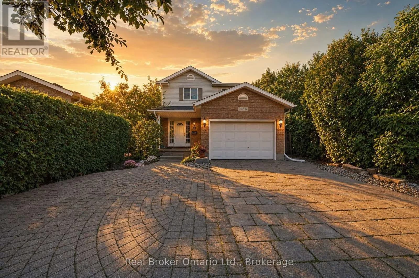 134 BELLAMY CRESCENT — photo 3 of 21
