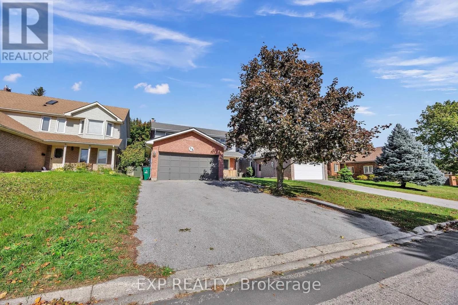 39 LINDA DRIVE — photo 2 of 49