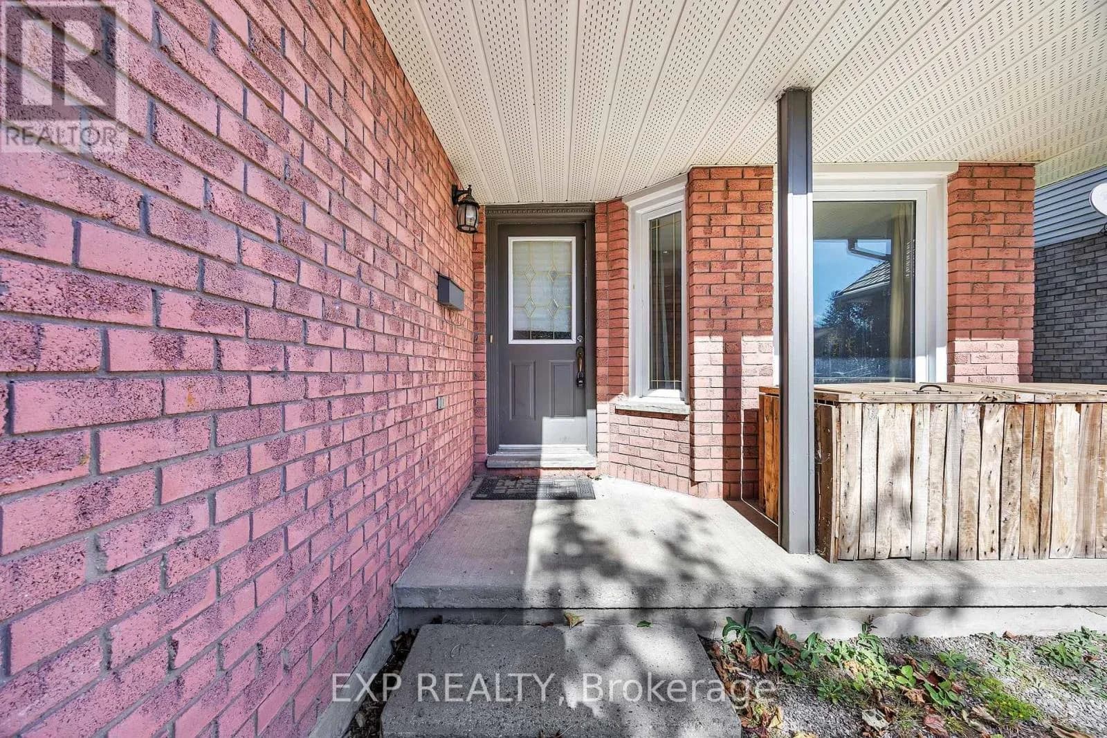 39 LINDA DRIVE — photo 3 of 49