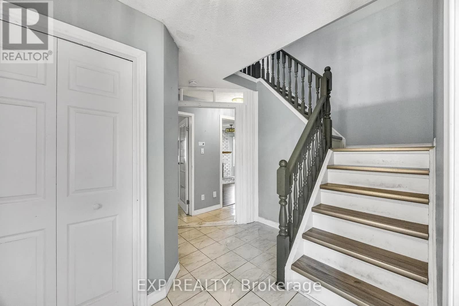 39 LINDA DRIVE — photo 5 of 49