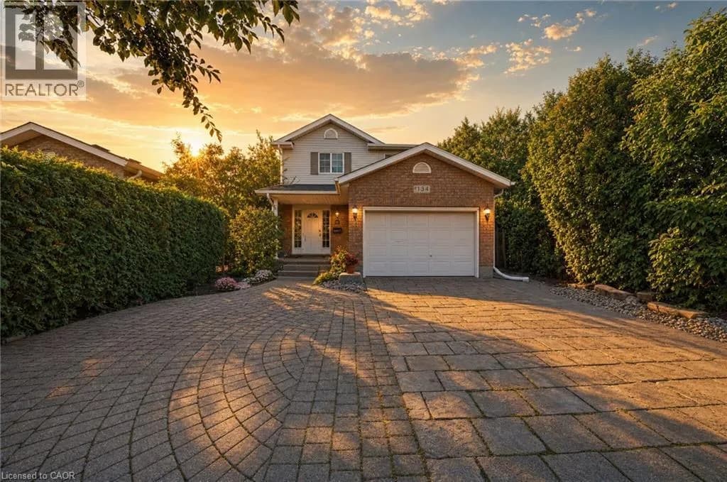 134 BELLAMY Crescent — photo 3 of 21
