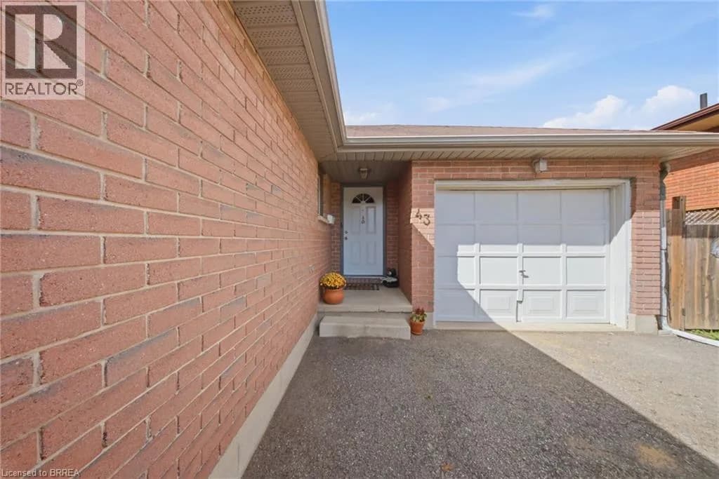43 RUFFIAN Road — photo 4 of 41